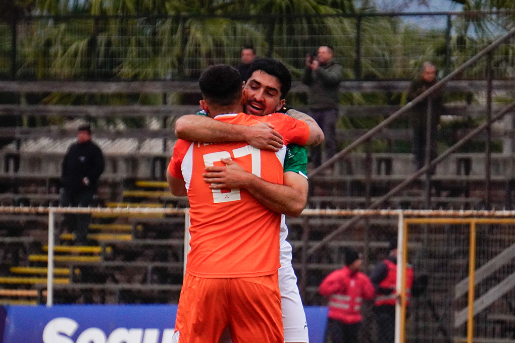 Cezar guía al tercer triunfo seguido de Trasandino y escapa del fondo