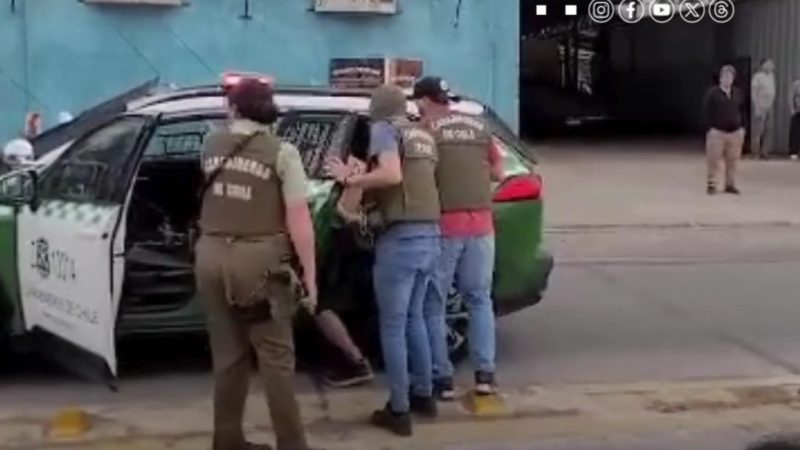 En un rápido operativo carabineros detuvo a sujeto que intimidó y robó a conductora en Avenida Encon