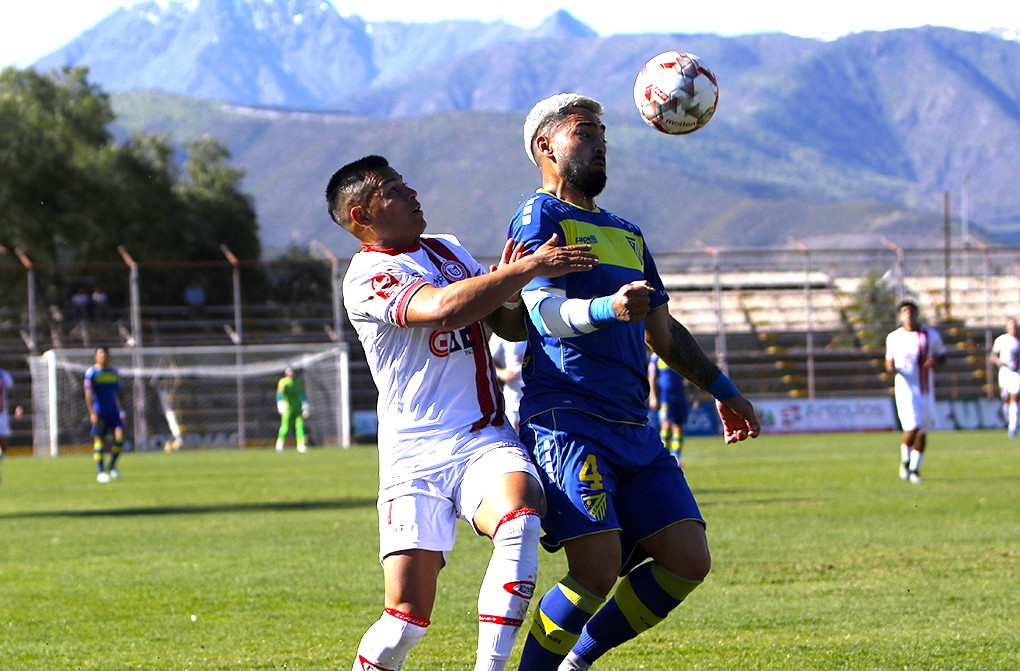 Unión San Felipe pierde de local frente a Barnechea y se hunde en el fondo de la tabla