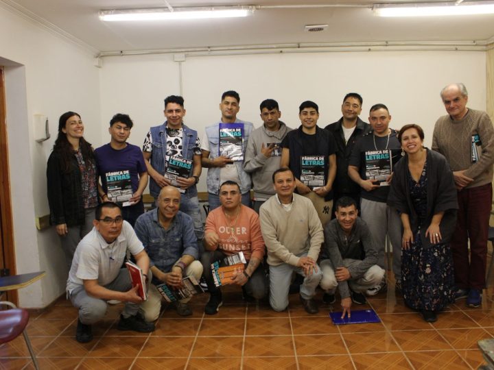 Internos del CCP San Felipe participan en conversatorio literario