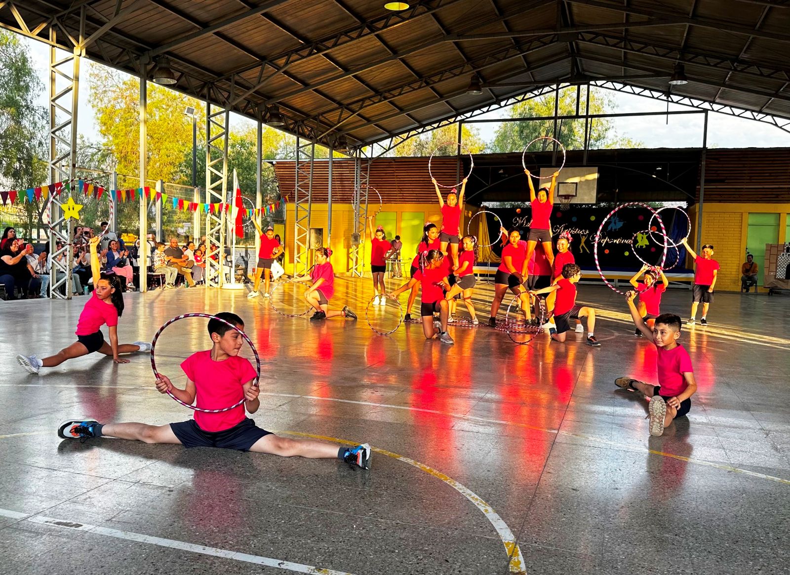 Escuela José Miguel Carrera reunió a 600 personas en segunda versión de la Muestra Artística Deportiva