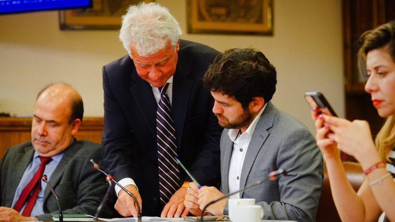 Comisión de Trabajo aprobó y despachó a sala el permiso laboral pagado para vocales de mesa de elecciones de octubre