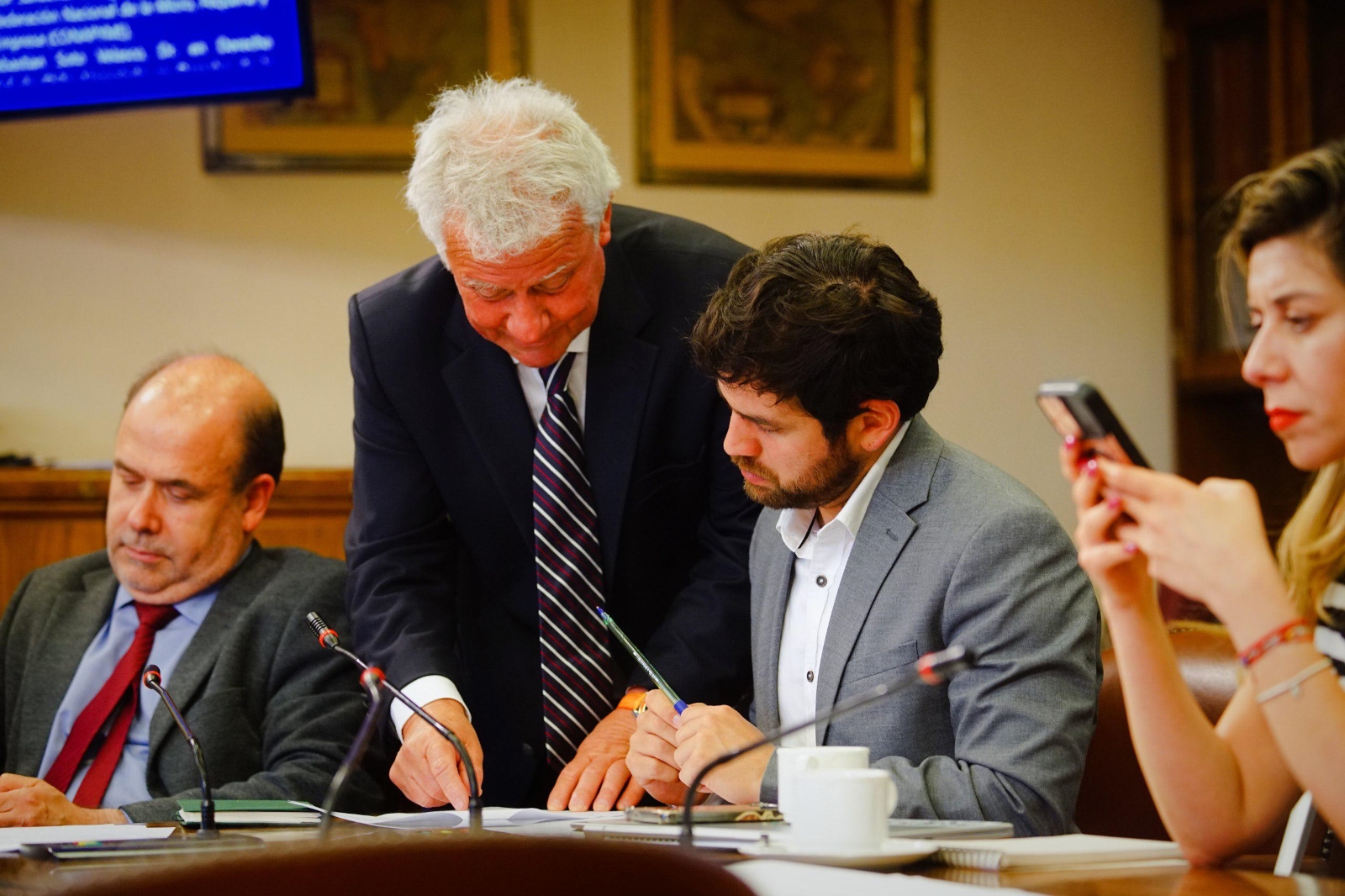 Comisión de Trabajo aprobó y despachó a sala el permiso laboral pagado para vocales de mesa de elecciones de octubre