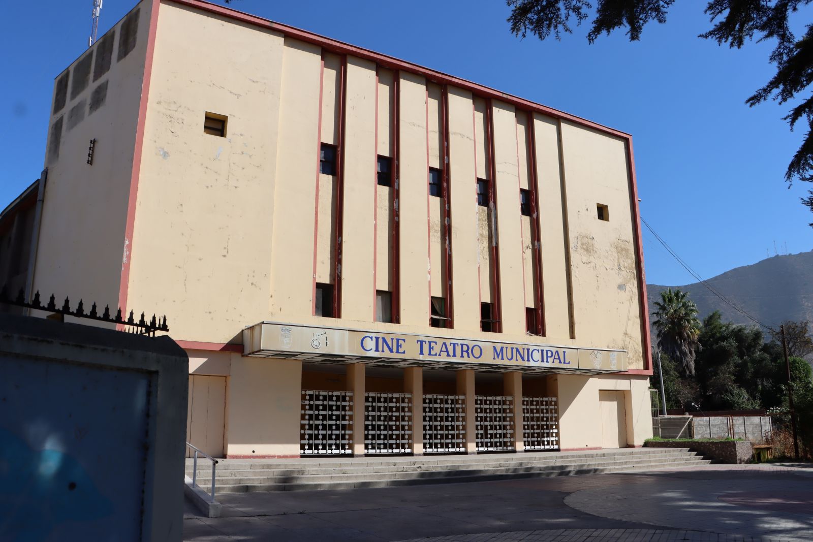 En un mes más comenzará remodelación del antiguo Teatro Municipal de Llay Llay