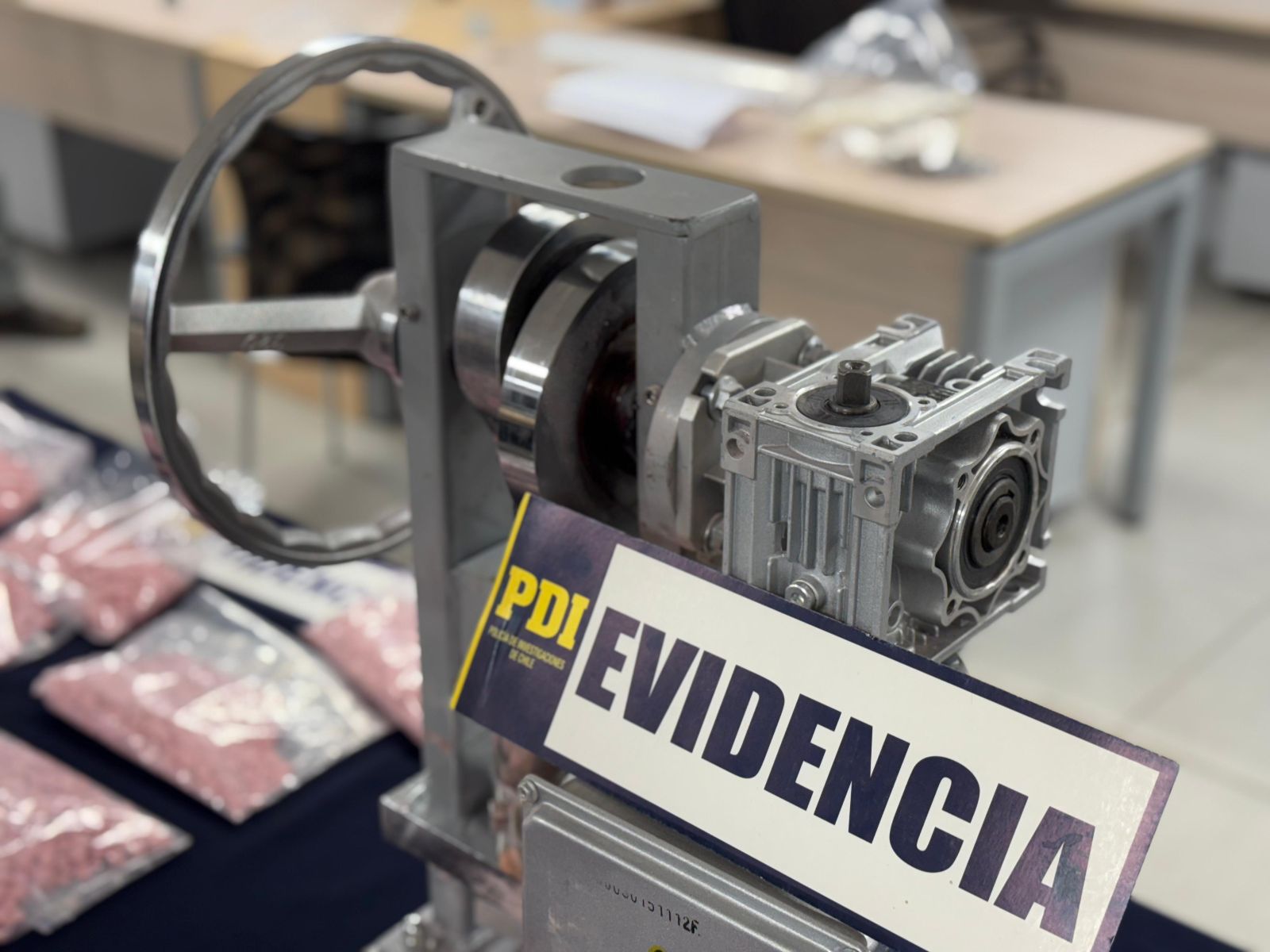 Laboratorio clandestino en ex farmacia: PDI desbarata red de droga sintética en Los Andes