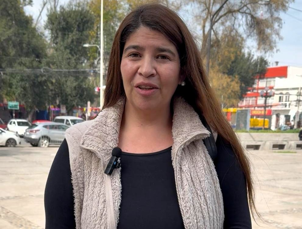 Diseñadora local busca apoyo para representar a Chile en el Fashion Week