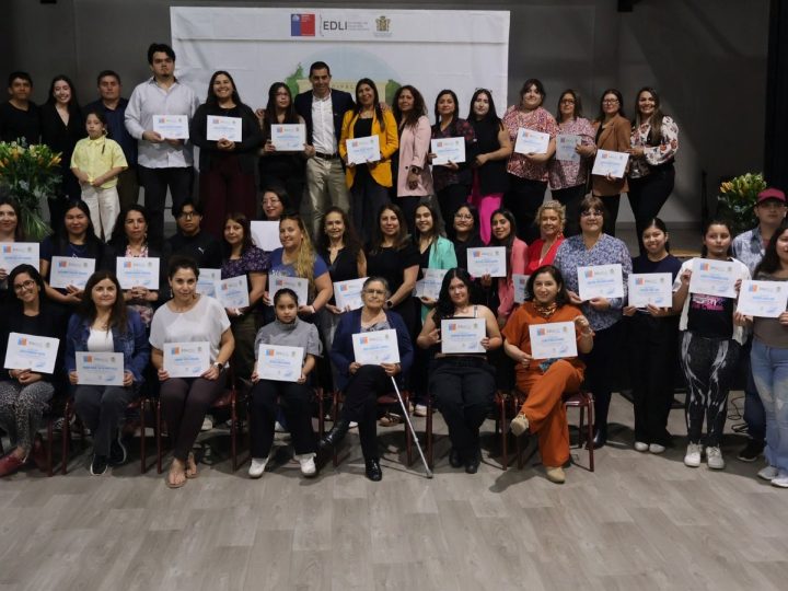Cerca de 40 vecinos y vecinas de Panquehue reciben certificación en curso de Lengua de Señas Chilena