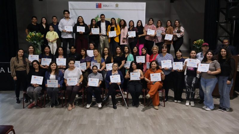 Cerca de 40 vecinos y vecinas de Panquehue reciben certificación en curso de Lengua de Señas Chilena