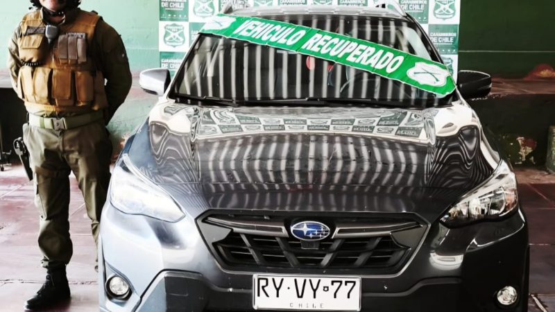 Carabineros de Los Andes recupera vehículo robado que circulaba con patentes falsas