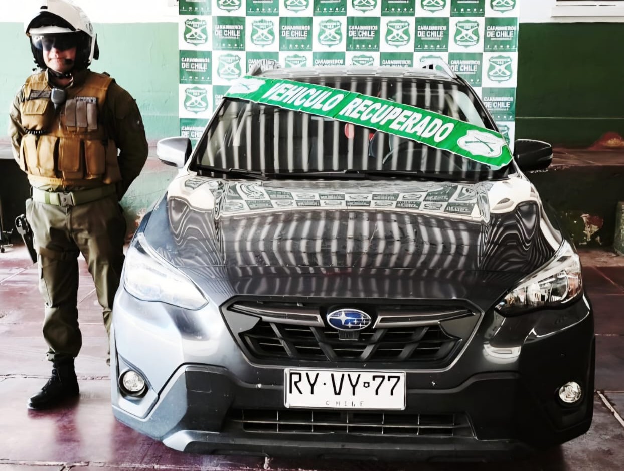Carabineros de Los Andes recupera vehículo robado que circulaba con patentes falsas