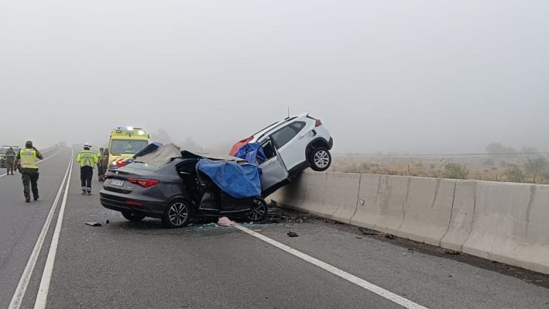 Carabineros confirma tres fallecidos y dos menores graves en choque frontal en la Autopista Los Andes