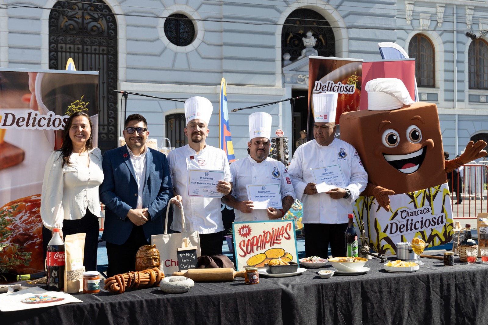 Valparaíso celebró el Día de la Cocina Chilena con gran encuentro gastronómico en Plaza Sotomayor