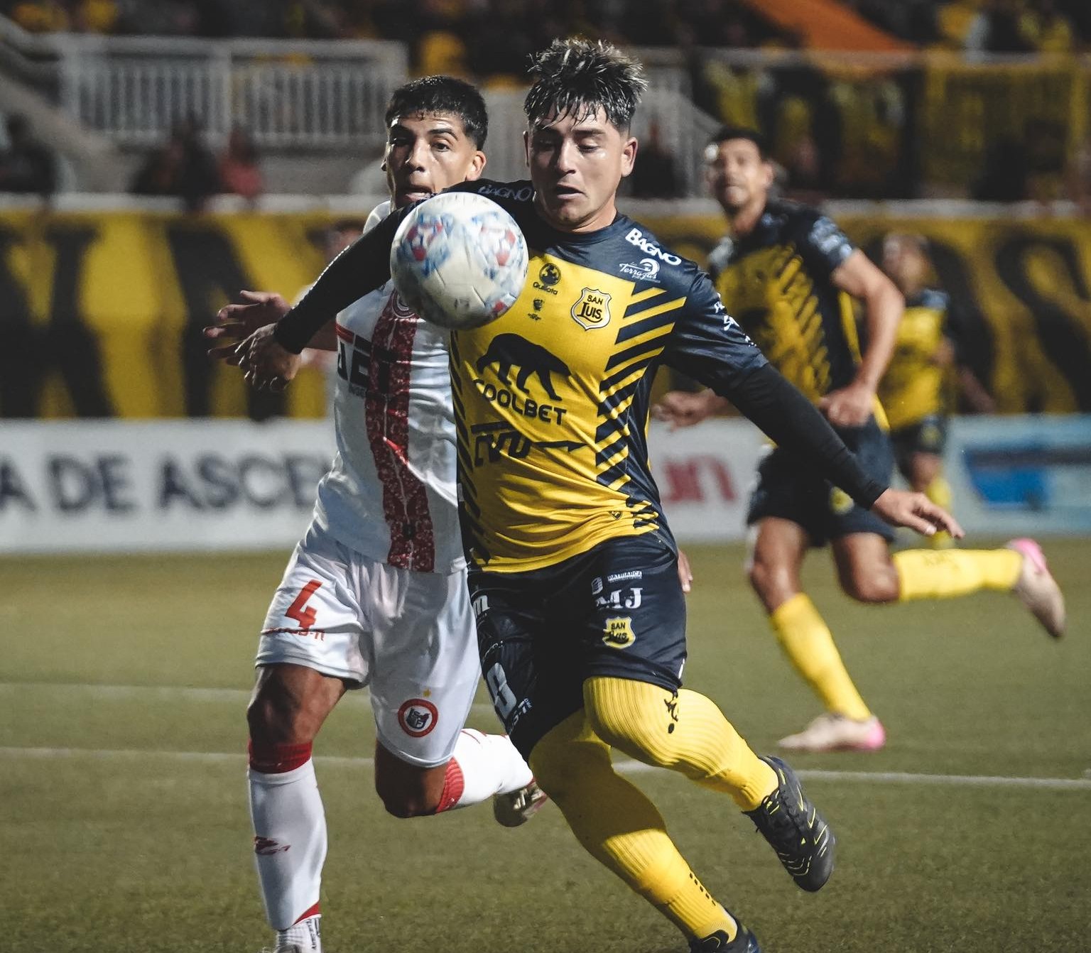 Dura caída en Quillota: Unión San Felipe es goleado por San Luis y crecen las dudas sobre Landeros