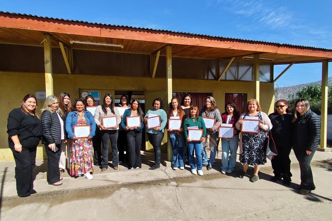 Veinte vecinas de Panquehue fueron certificadas en cómo gestionar y formalizar un emprendimiento