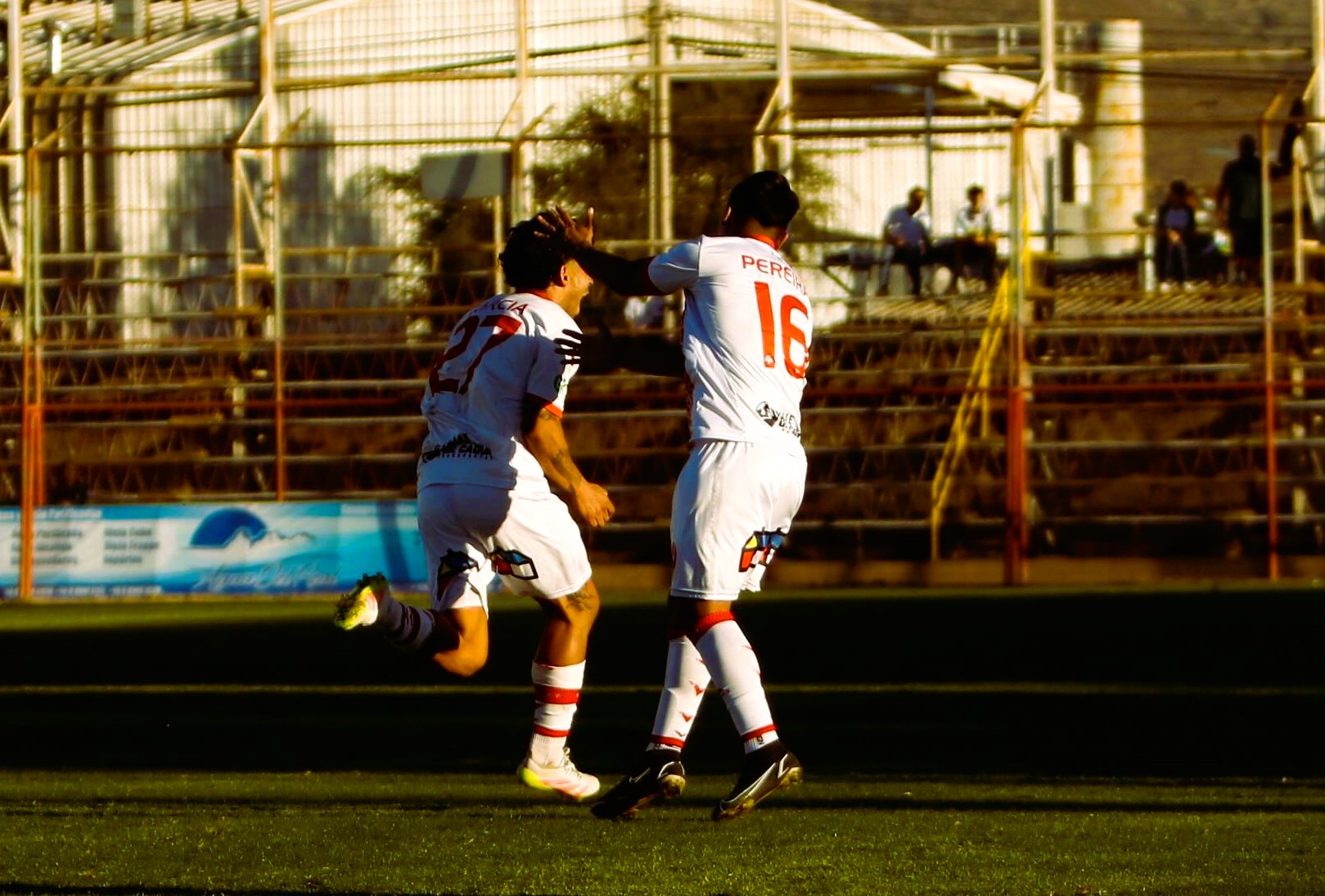 Unión San Felipe golpea en el final a Puerto Montt y toma aire en la tabla del Ascenso