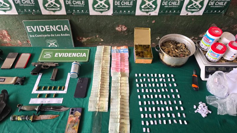 Tres detenidos y armamento de guerra incautado tras operativo de Carabineros en Los Andes