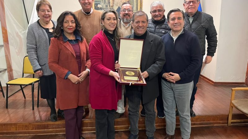 Concejo Municipal de Los Andes reconoce a presidente de Fevochi por Mundial de Voleibol Femenino U17